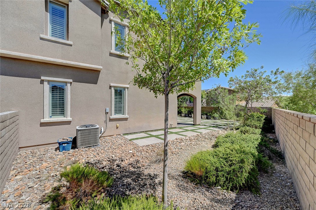 460 Trevinca Street Las Vegas NV 89138