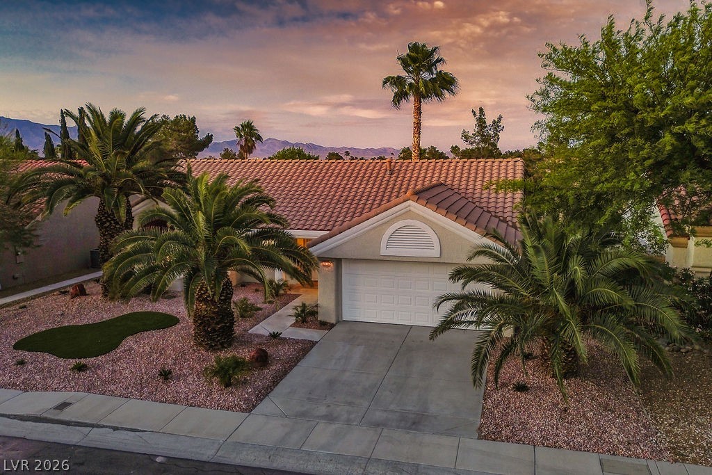 2520 Silverton Drive Las Vegas NV 89134