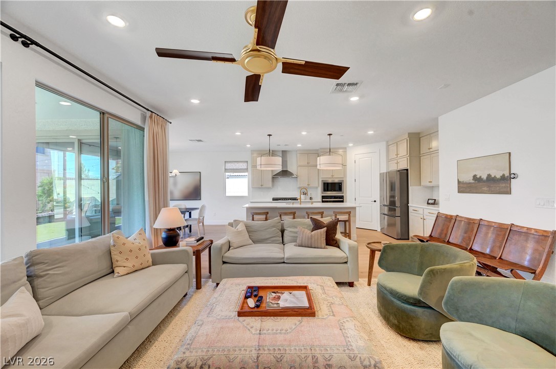 10826 Delparke Valley Avenue Las Vegas NV 89166