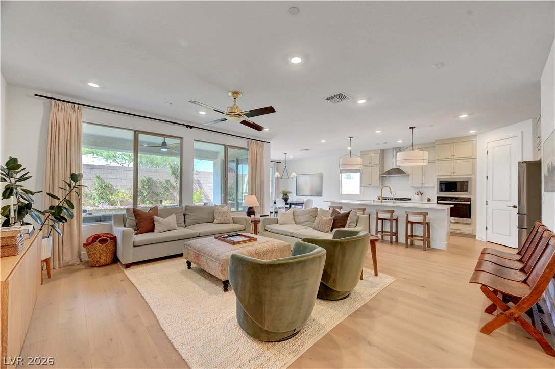 10826 Delparke Valley Avenue Las Vegas NV 89166