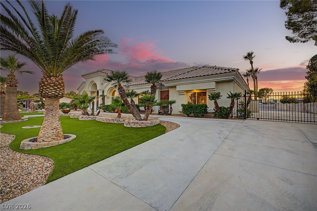 2869 Duneville Street Las Vegas NV 89146