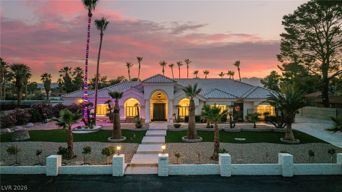 2869 Duneville Street Las Vegas NV 89146