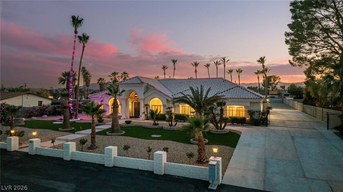2869 Duneville Street Las Vegas NV 89146