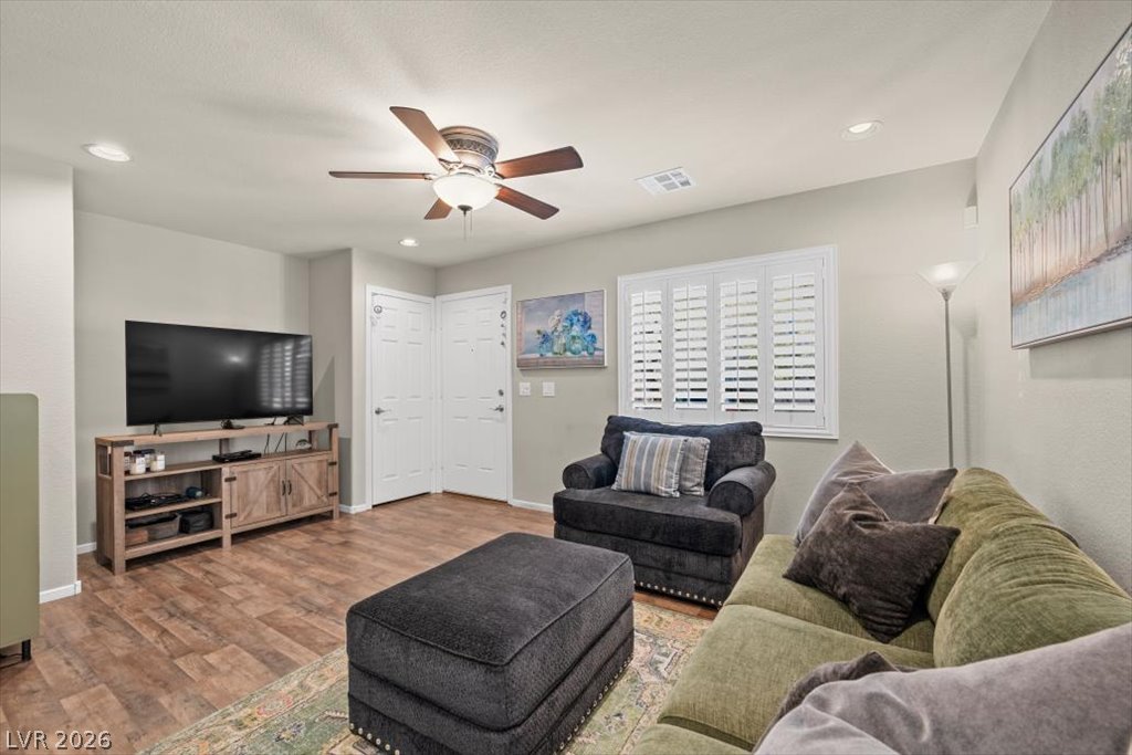 9132 Alluring Avenue Las Vegas NV 89149