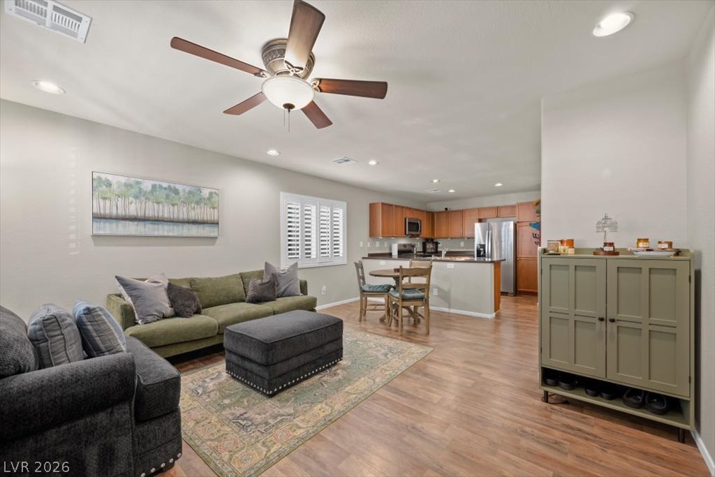 9132 Alluring Avenue Las Vegas NV 89149