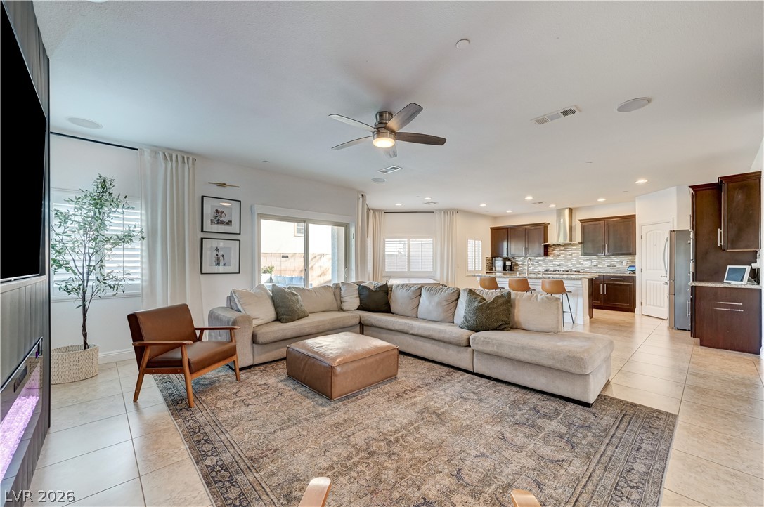 176 Kirkton Street Henderson NV 89012