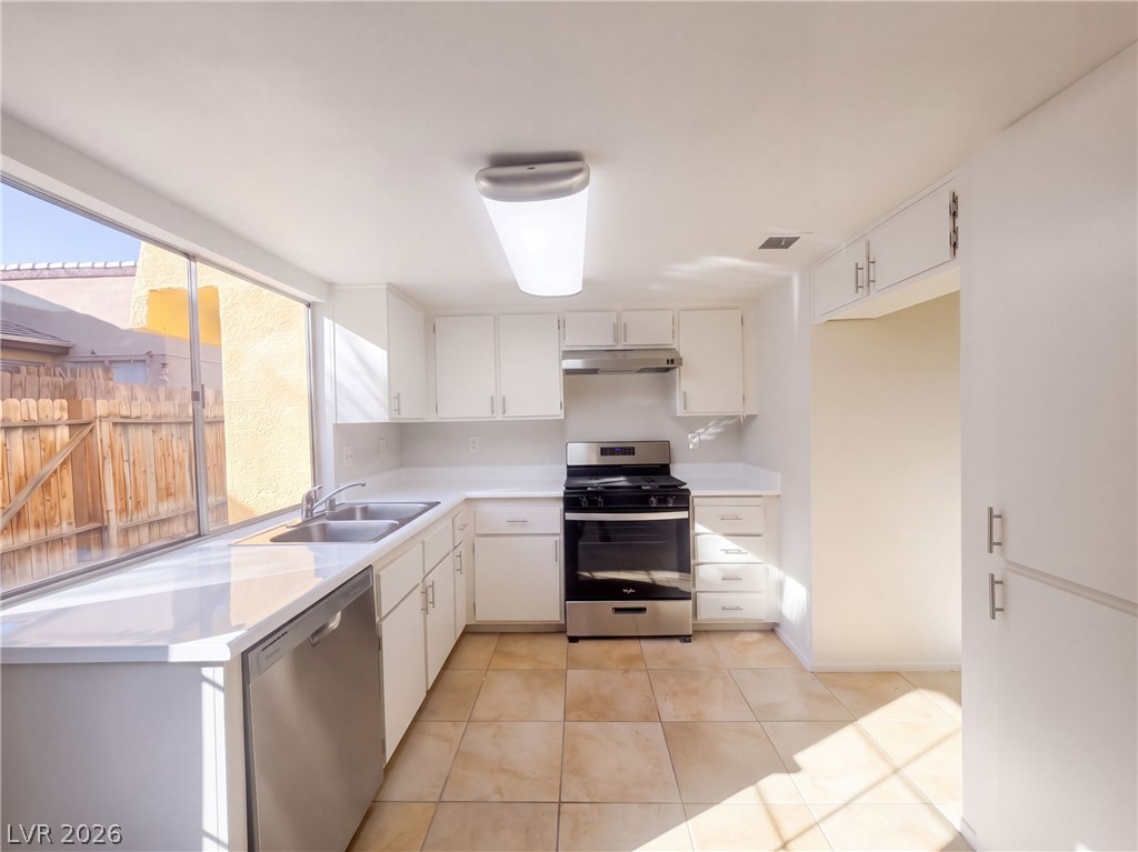 1511 Living Desert Drive B Las Vegas NV 89119