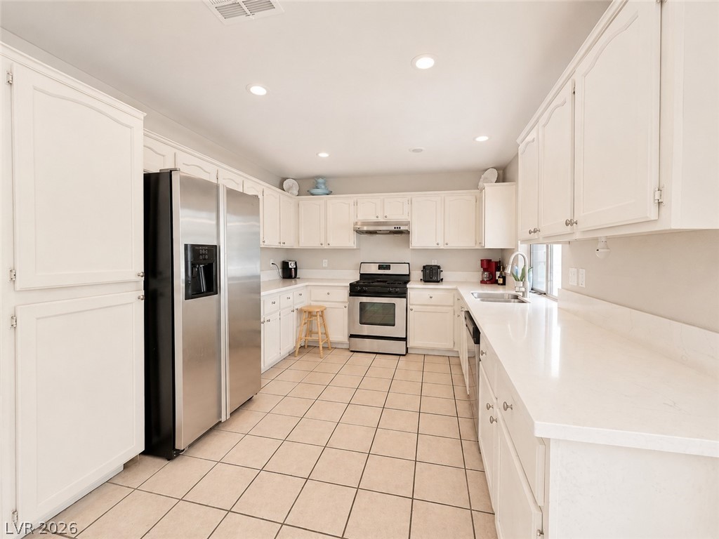 2217 Avery Drive Las Vegas NV 89108
