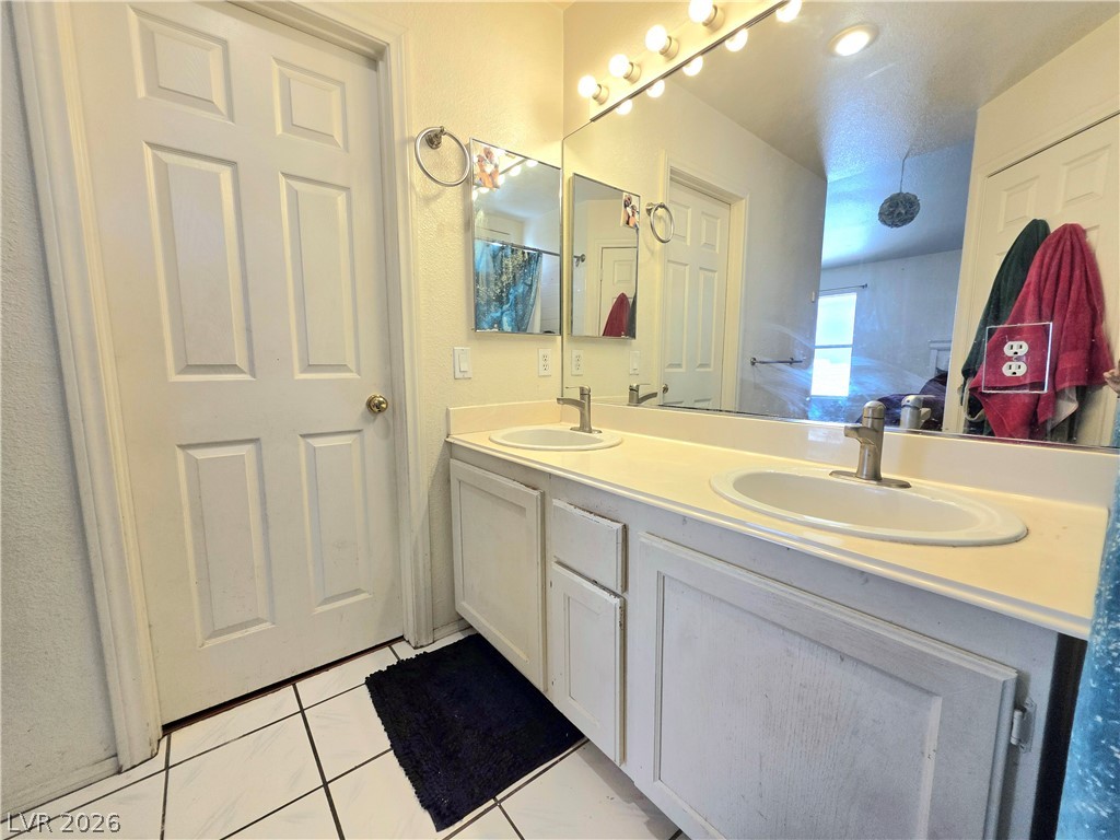 2217 Avery Drive Las Vegas NV 89108