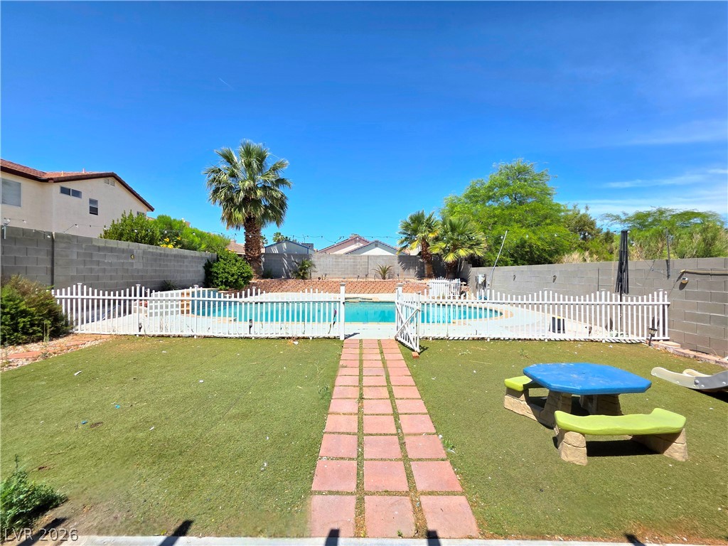 2217 Avery Drive Las Vegas NV 89108