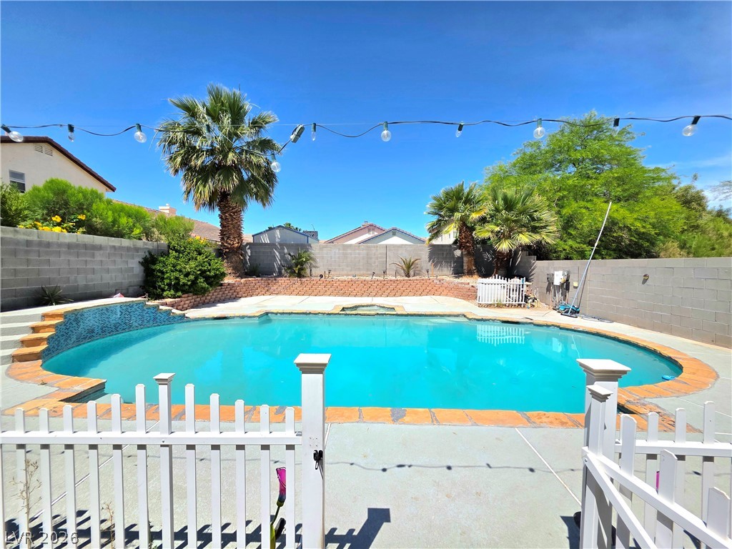 2217 Avery Drive Las Vegas NV 89108