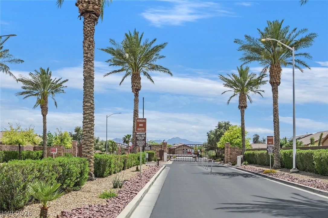 6170 Fox Creek Avenue Las Vegas NV 89122