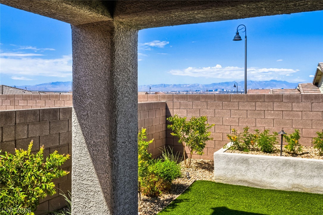 647 Longfeather Street Henderson NV 89011