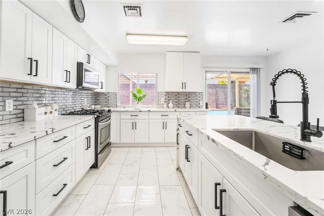 3983 Redwood Street Las Vegas NV 89103