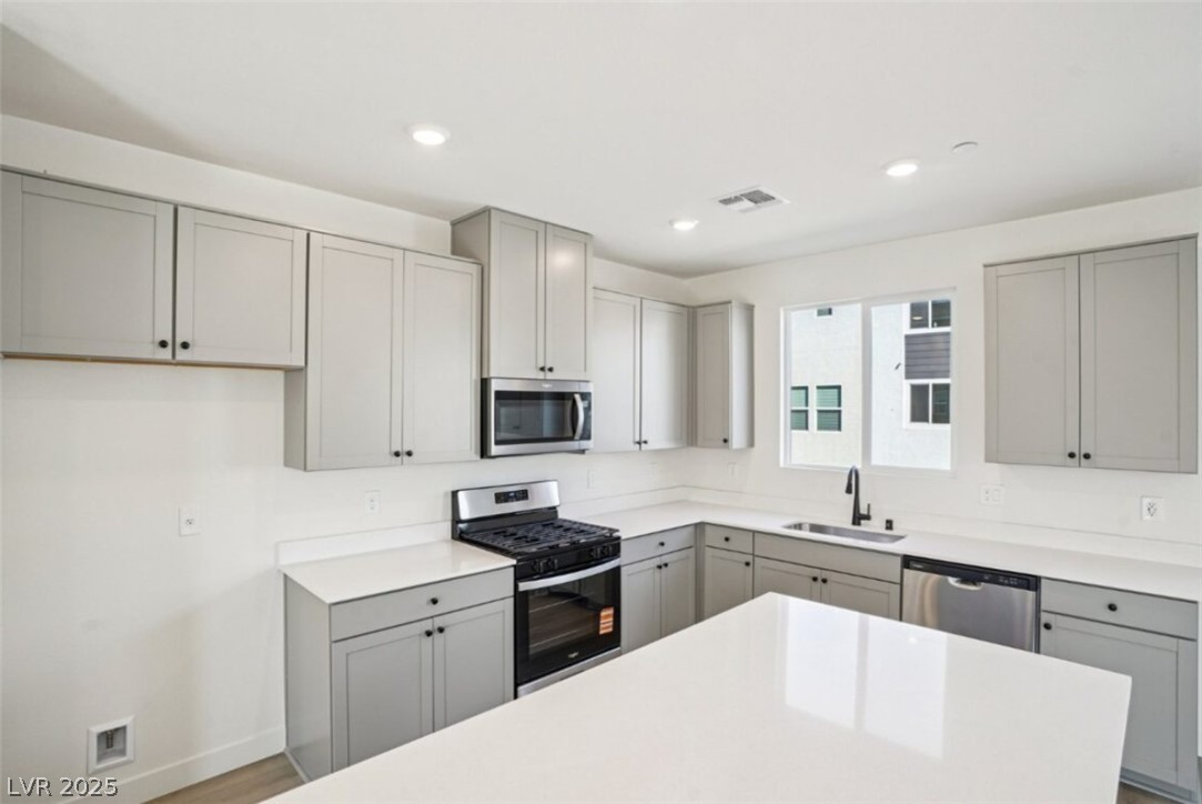 5864 Wisteria Walk Street Las Vegas NV 89148