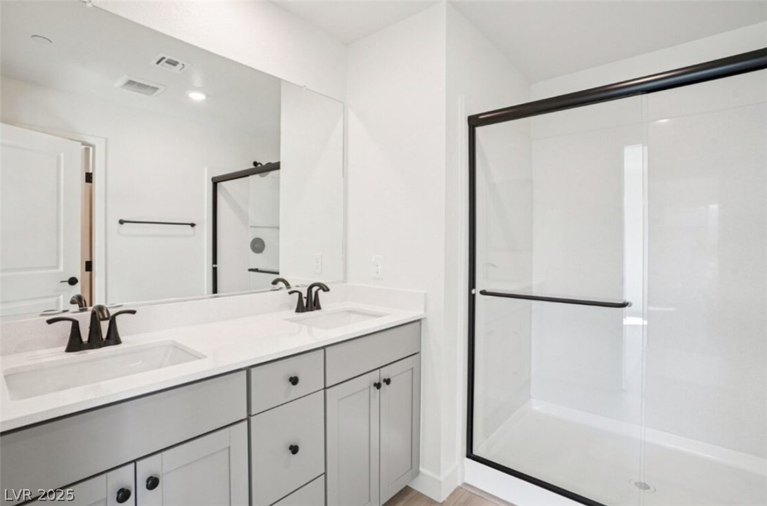 5864 Wisteria Walk Street Las Vegas NV 89148
