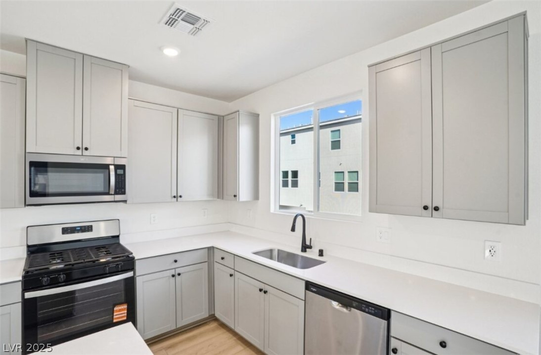 5864 Wisteria Walk Street Las Vegas NV 89148