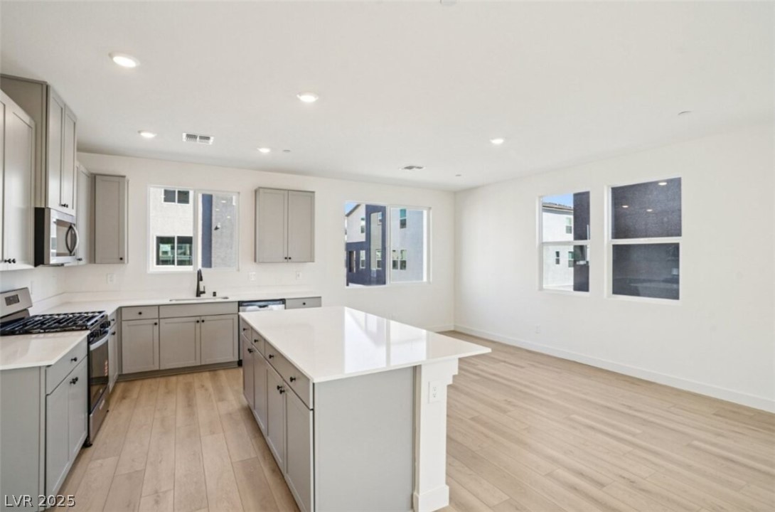 5864 Wisteria Walk Street Las Vegas NV 89148