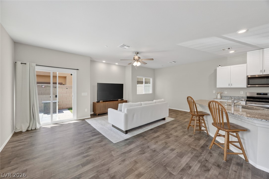 4635 Fuchsia Nights Avenue 103 North Las Vegas NV 89084