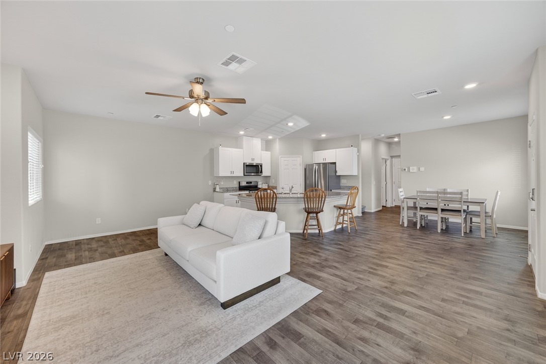 4635 Fuchsia Nights Avenue 103 North Las Vegas NV 89084