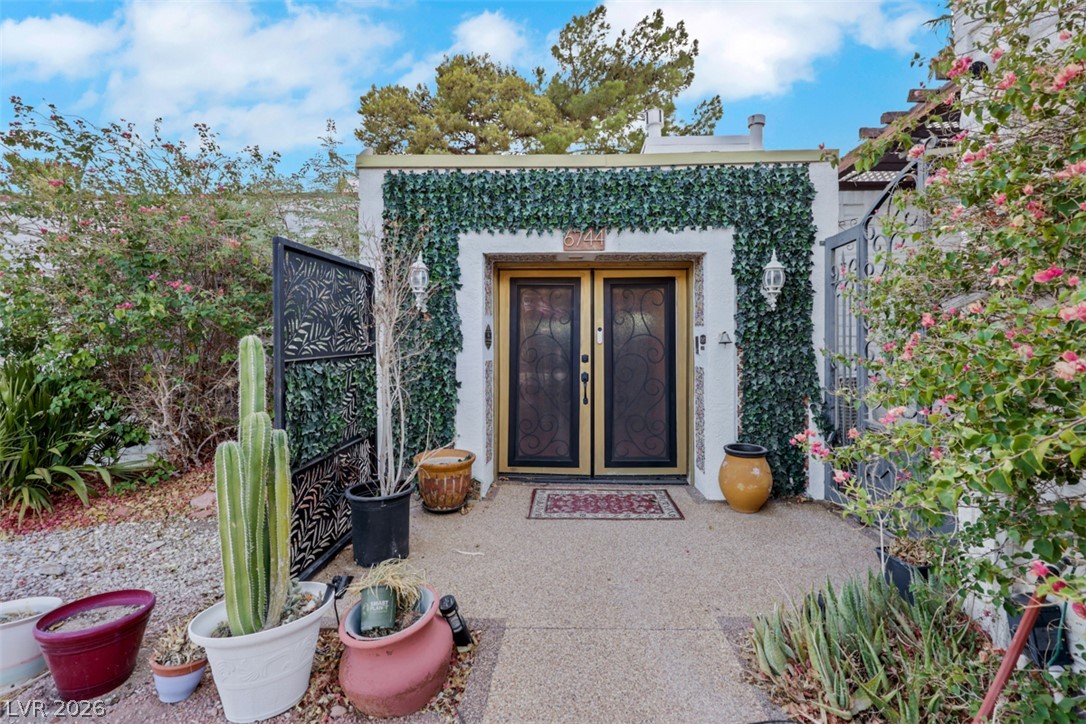 6744 Mountridge Drive Las Vegas NV 89110