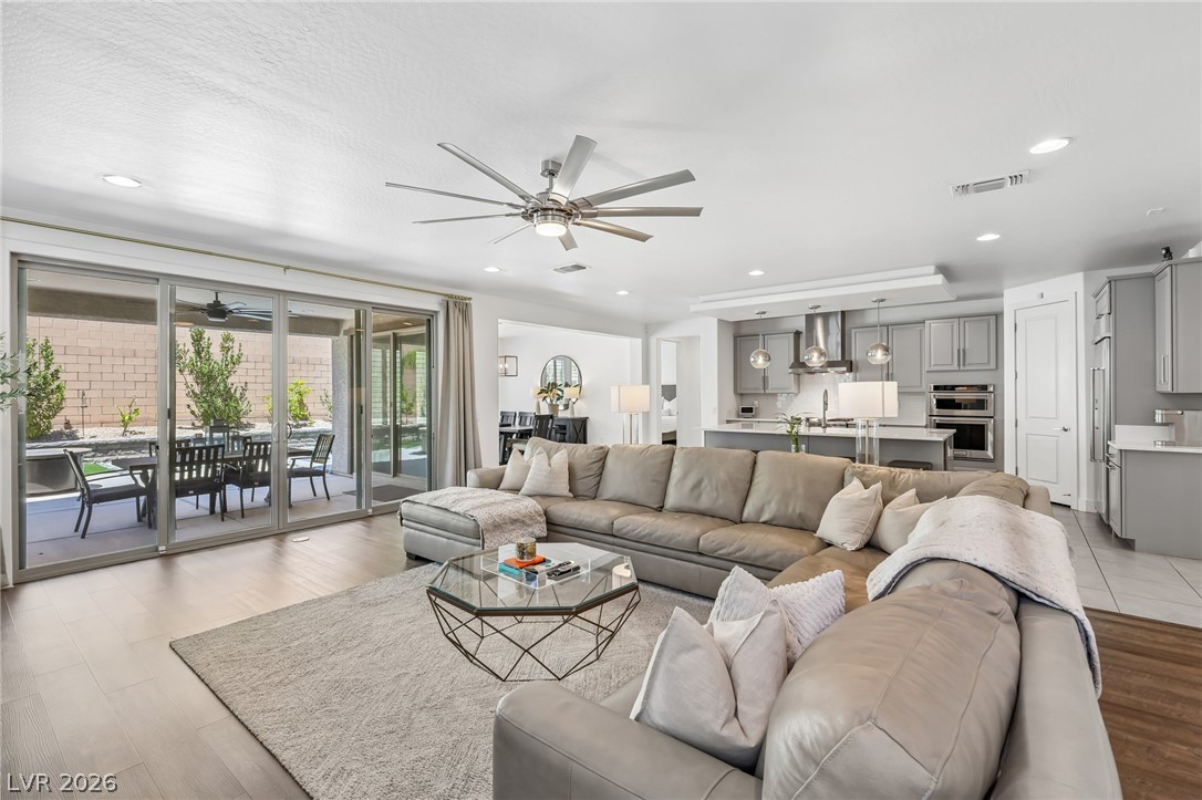 Las Vegas NV, 8269 Skye Gorge Street