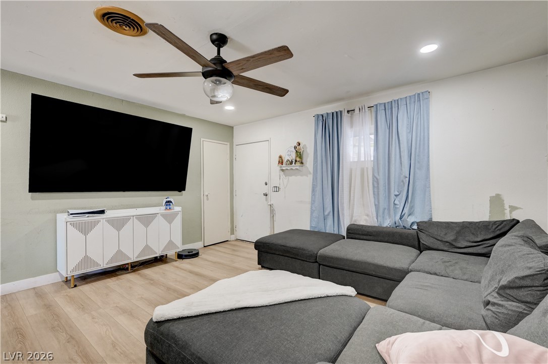 2124 Kenneth Road North Las Vegas NV 89030