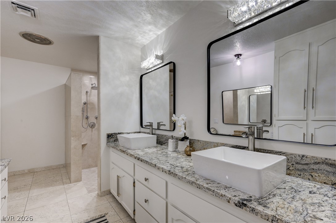 3005 Plaza De Rosa Las Vegas NV 89102