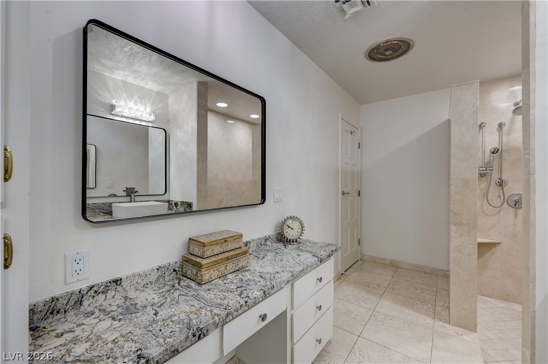 3005 Plaza De Rosa Las Vegas NV 89102