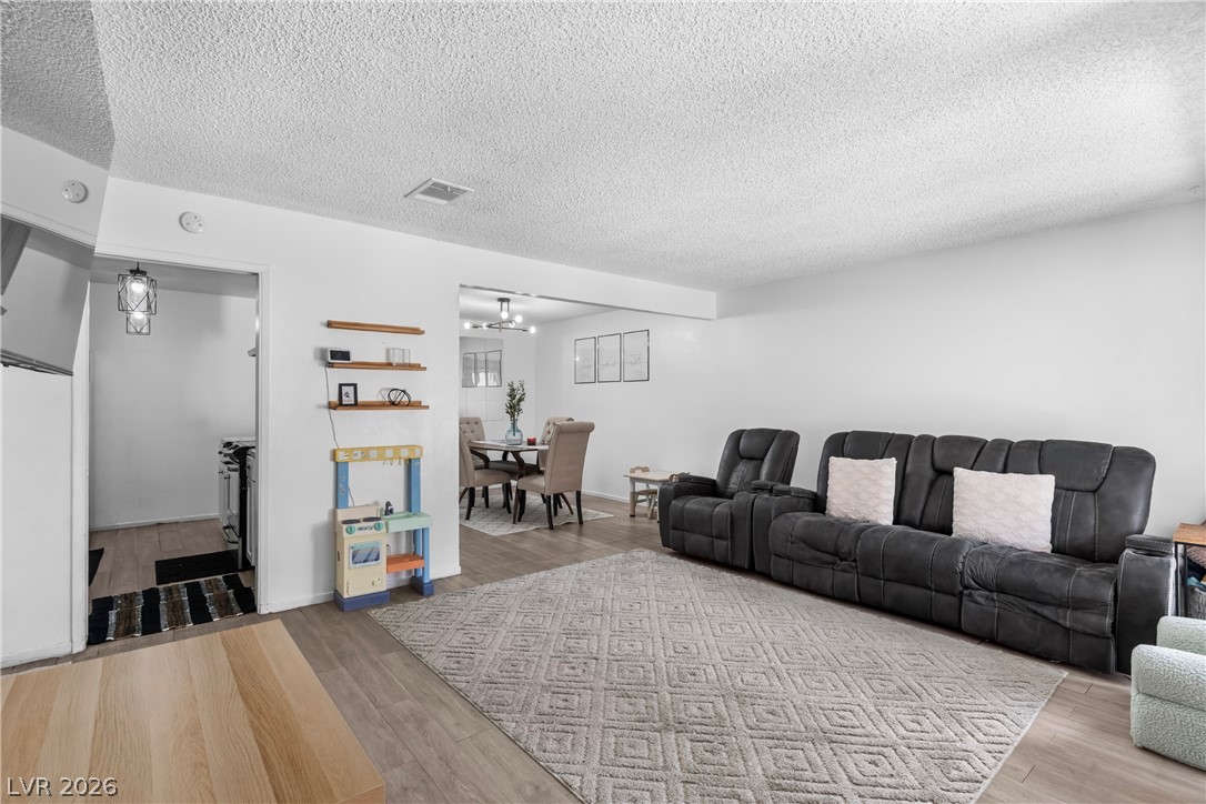 5077 Village Drive Las Vegas NV 89142