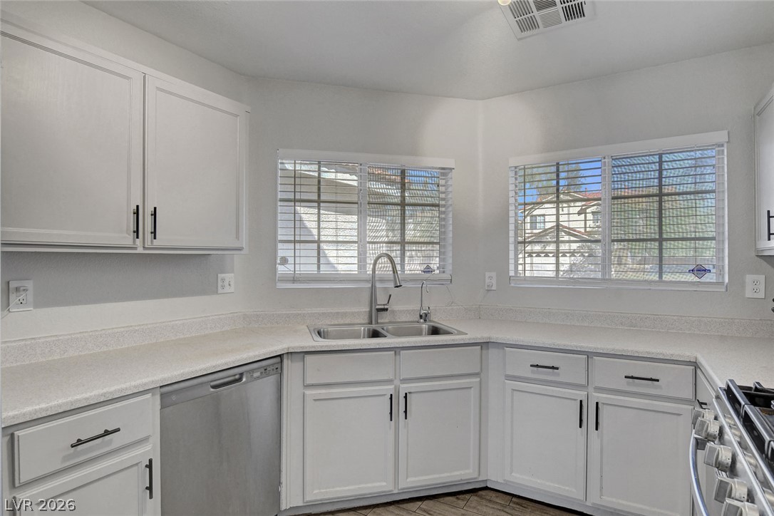 1017 Cliffbrook Hedge Avenue North Las Vegas NV 89081