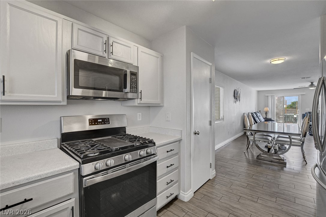 1017 Cliffbrook Hedge Avenue North Las Vegas NV 89081