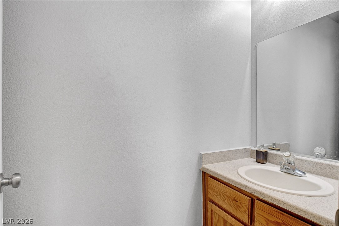 1017 Cliffbrook Hedge Avenue North Las Vegas NV 89081
