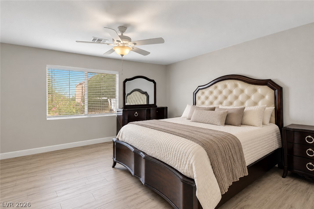 1017 Cliffbrook Hedge Avenue North Las Vegas NV 89081