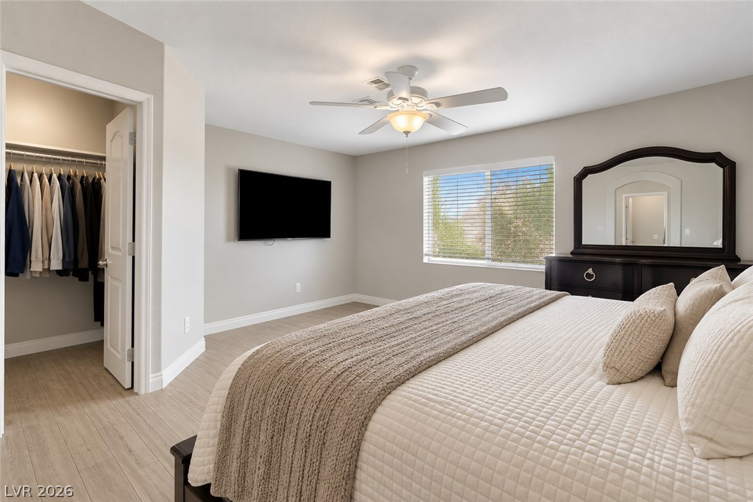 1017 Cliffbrook Hedge Avenue North Las Vegas NV 89081
