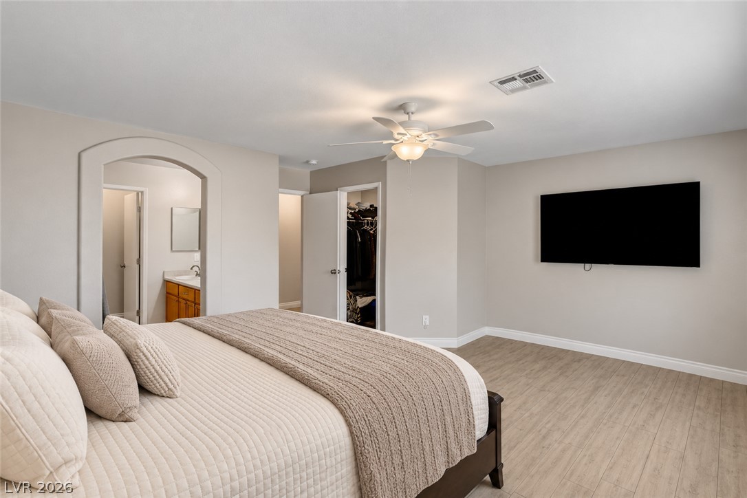 1017 Cliffbrook Hedge Avenue North Las Vegas NV 89081