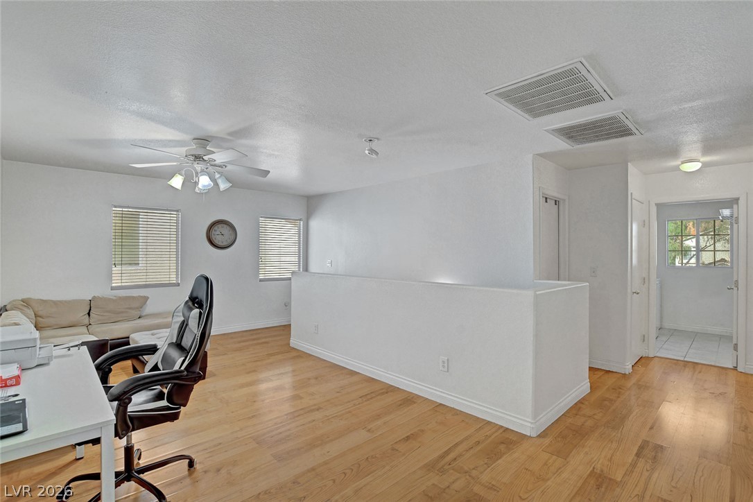 1017 Cliffbrook Hedge Avenue North Las Vegas NV 89081