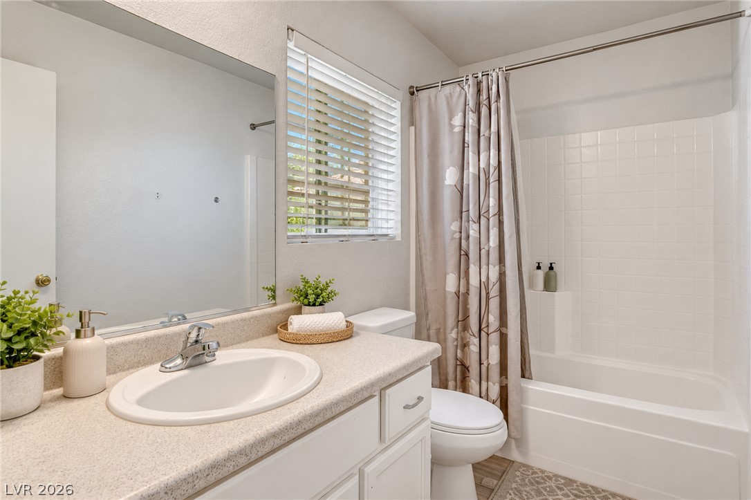 1017 Cliffbrook Hedge Avenue North Las Vegas NV 89081