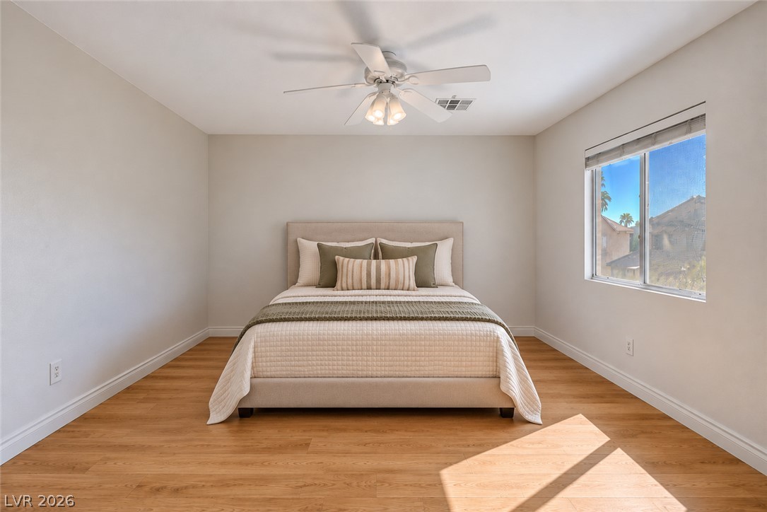 1017 Cliffbrook Hedge Avenue North Las Vegas NV 89081