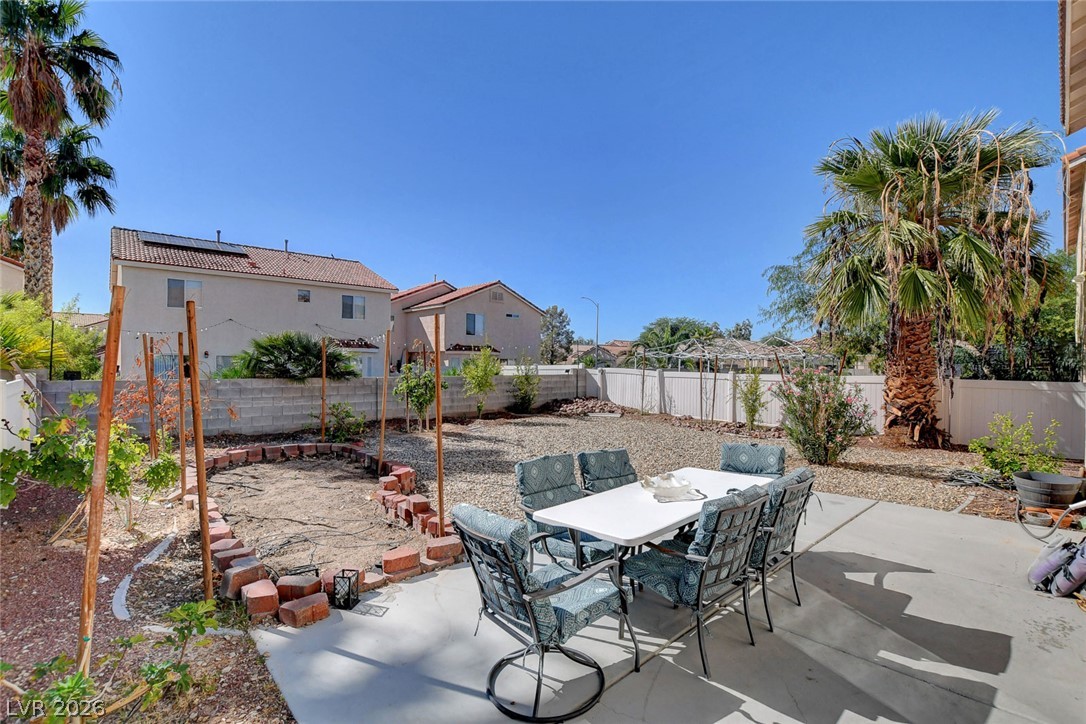 1017 Cliffbrook Hedge Avenue North Las Vegas NV 89081