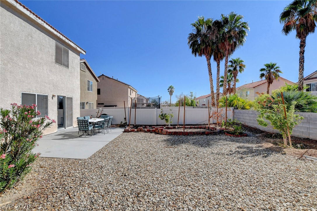1017 Cliffbrook Hedge Avenue North Las Vegas NV 89081