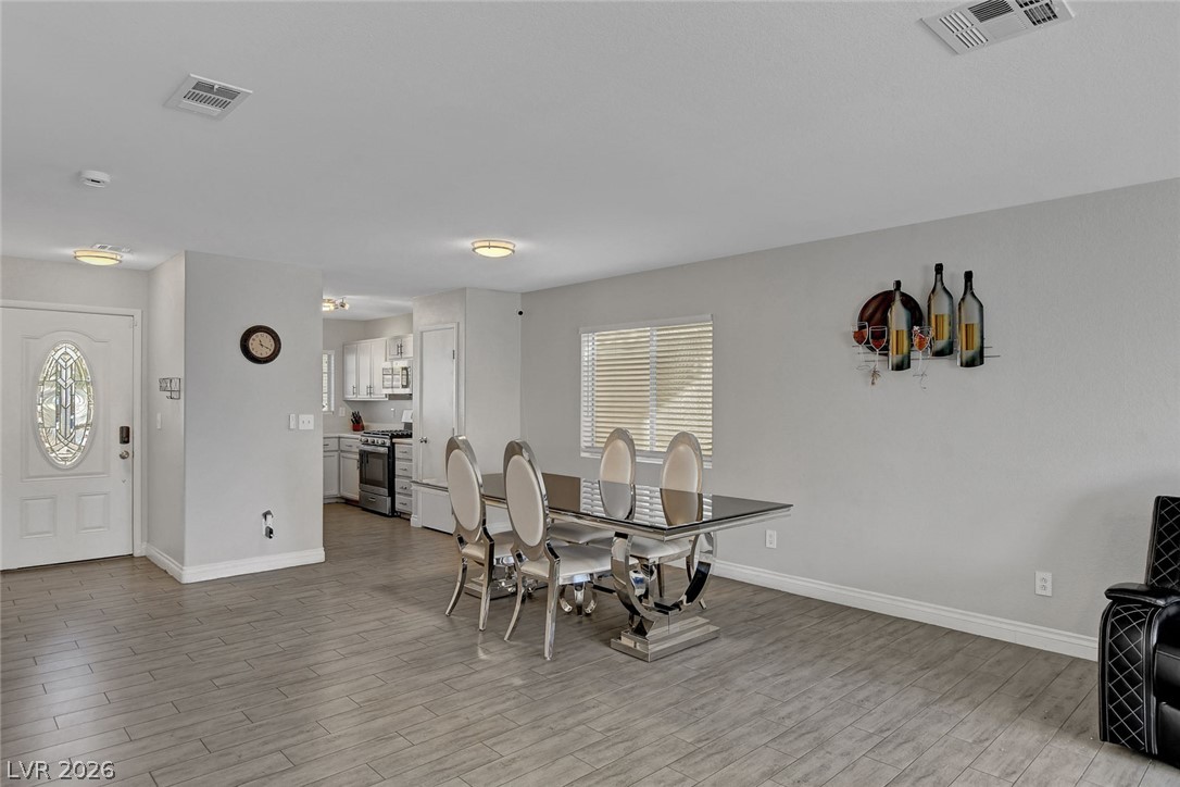 1017 Cliffbrook Hedge Avenue North Las Vegas NV 89081