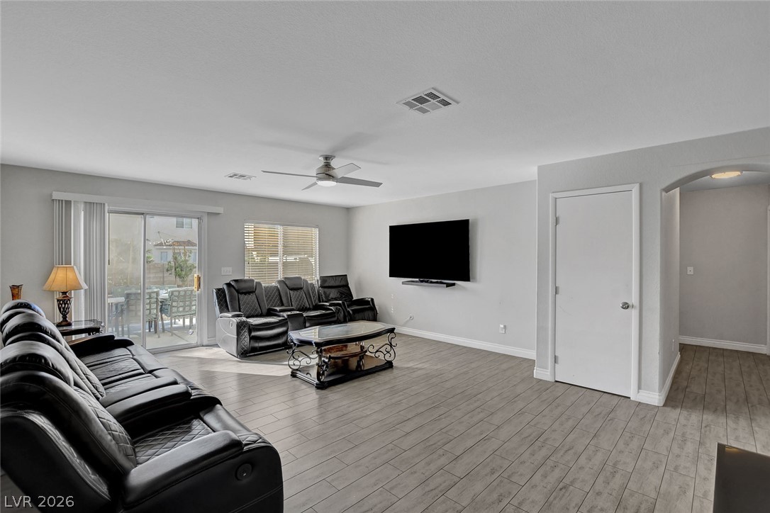 1017 Cliffbrook Hedge Avenue North Las Vegas NV 89081