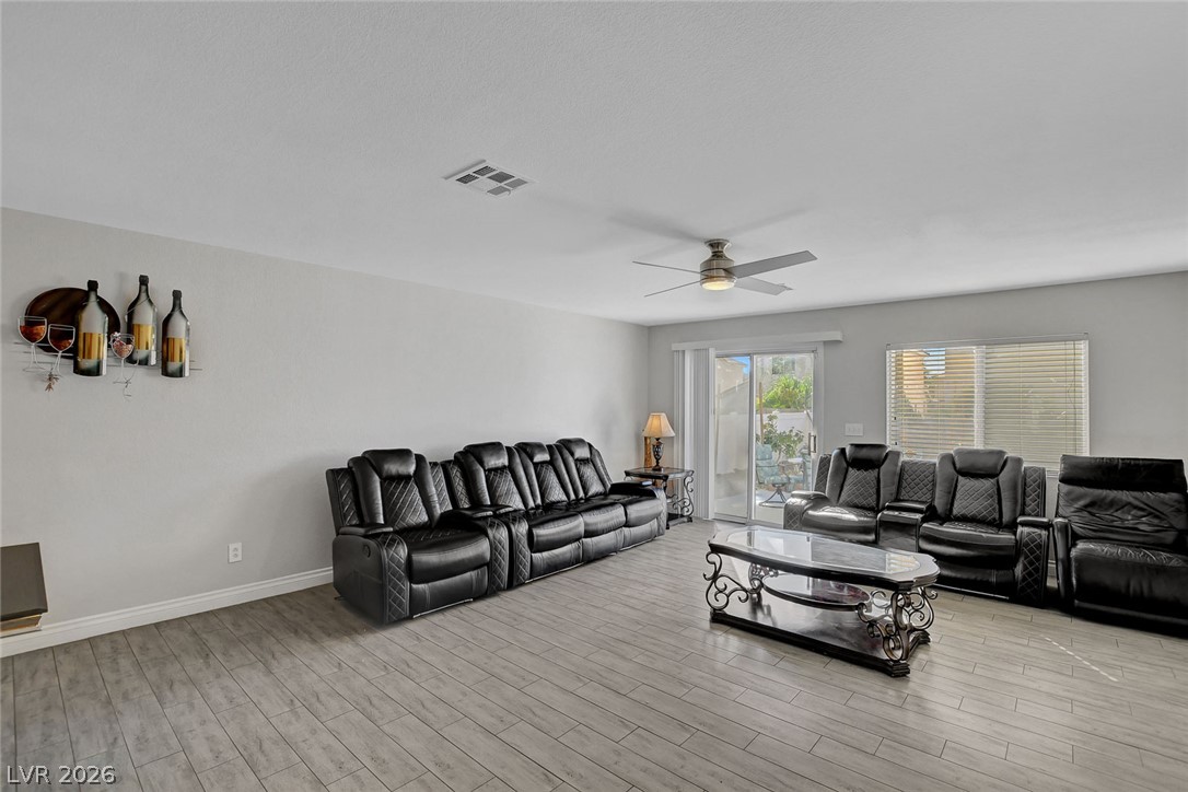 1017 Cliffbrook Hedge Avenue North Las Vegas NV 89081