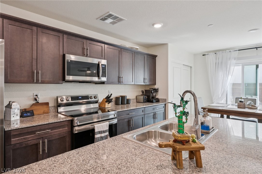 6952 Sunflower Fields Street North Las Vegas NV 89086
