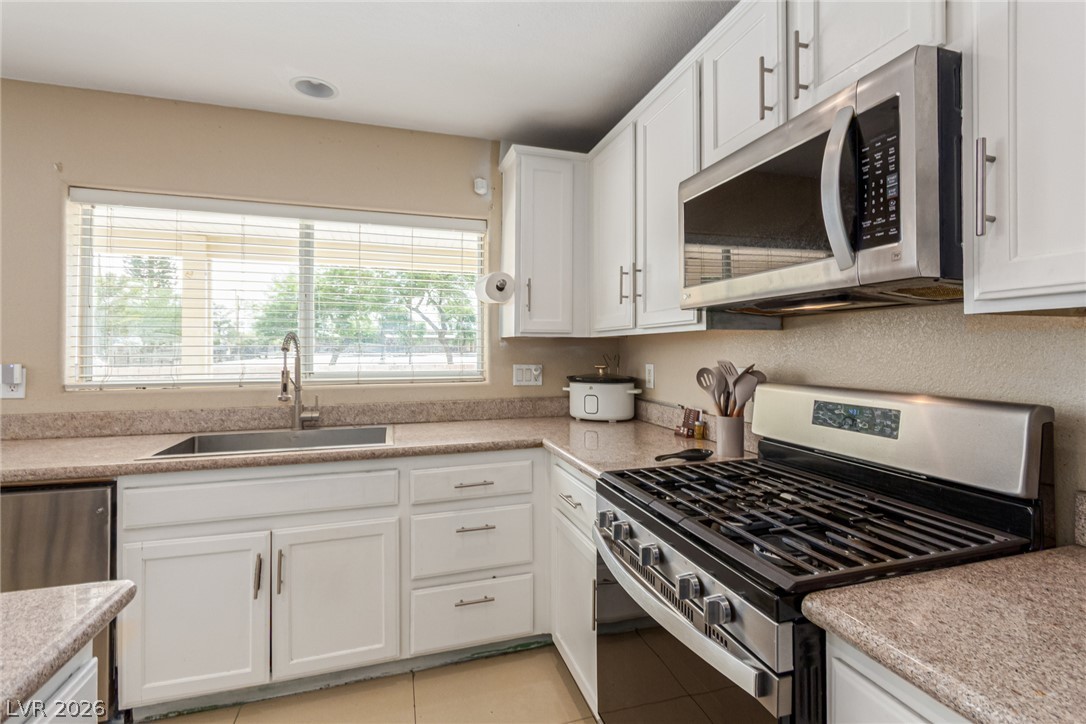 2621 Rainbow Glow Street North Las Vegas NV 89030