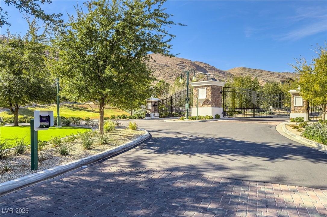 84 Olympia Chase Drive Las Vegas NV 89141