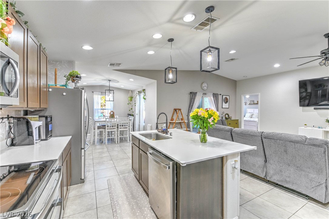 3640 Gunnison Pahrump NV 89061