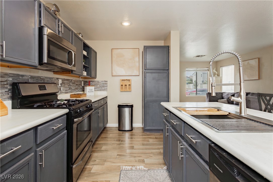 2054 Seattle Shore Street Las Vegas NV 89115