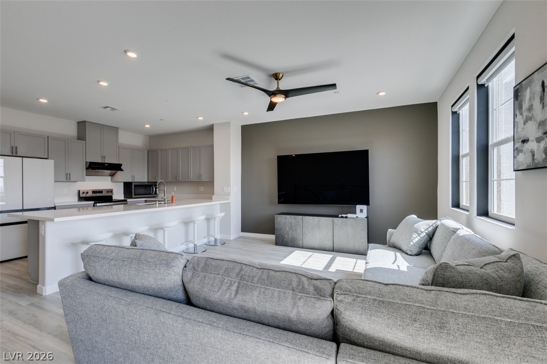5618 Beguiling Falls Street Las Vegas NV 89148